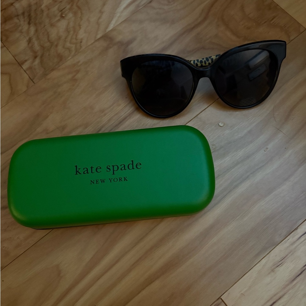 GUC Kate Spade sunglasses with case and cloth